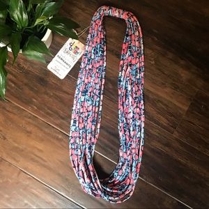 dona bela Scarf